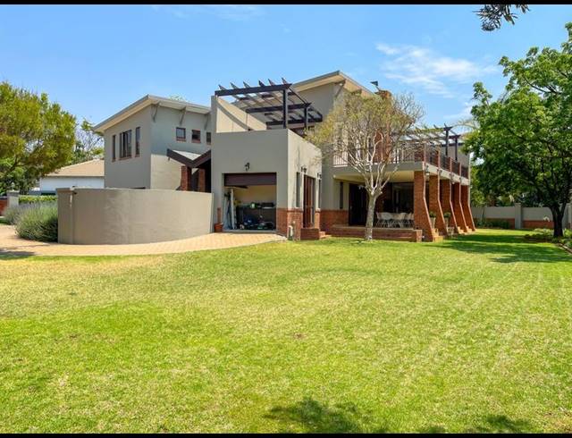 4 BEDROOM HOUSE FOR SALE IN MIDSTREAM ESTATE